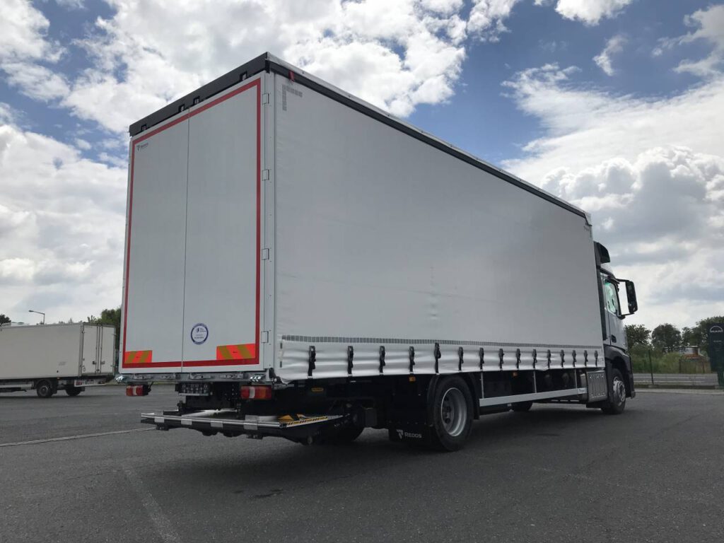 solo-actros-zabudowa-plandeka-redos1-1024x768-1.jpg